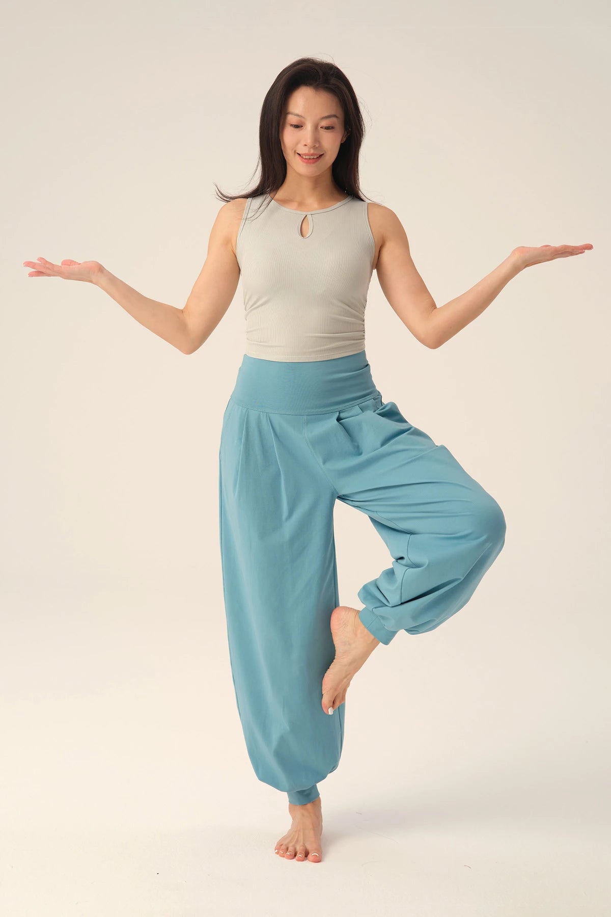 Isla Crescent Cutout Design Tank