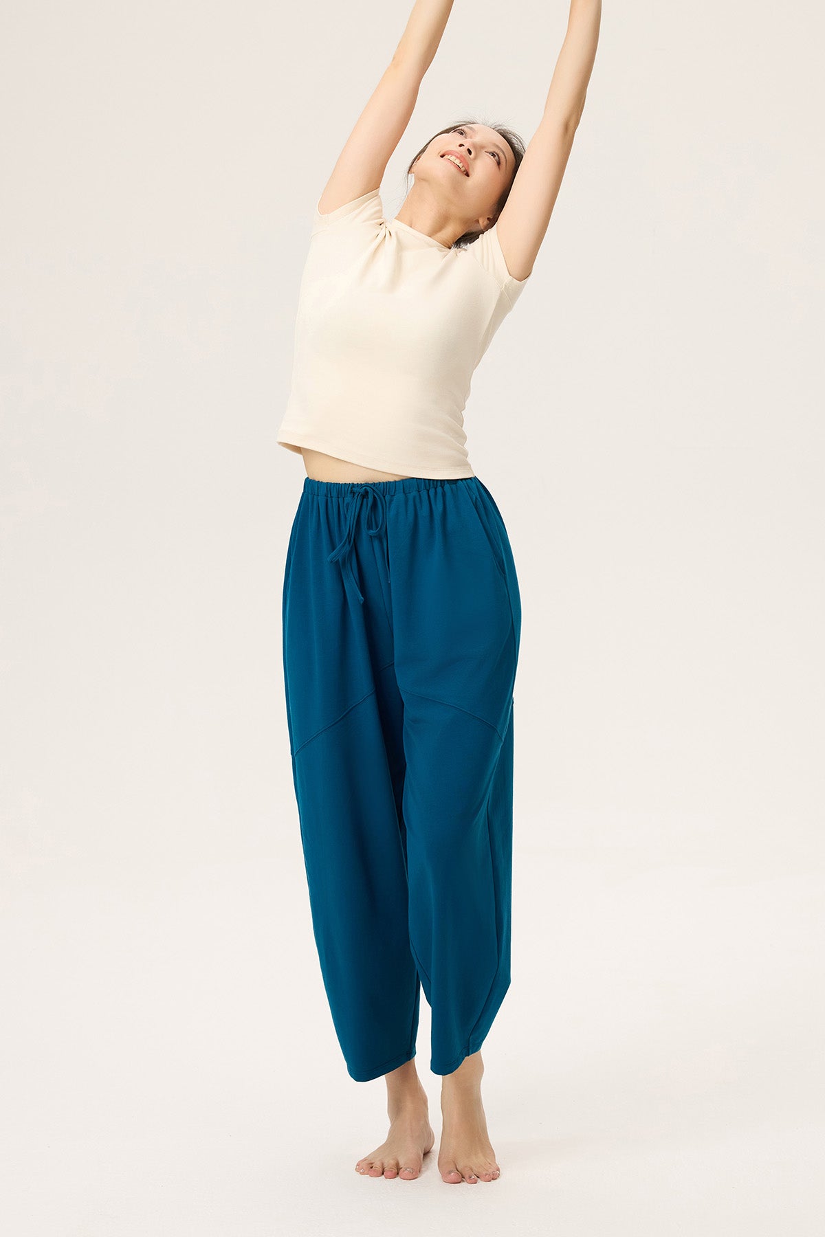 Disa Crew Neck Essential Fitted T-shirt