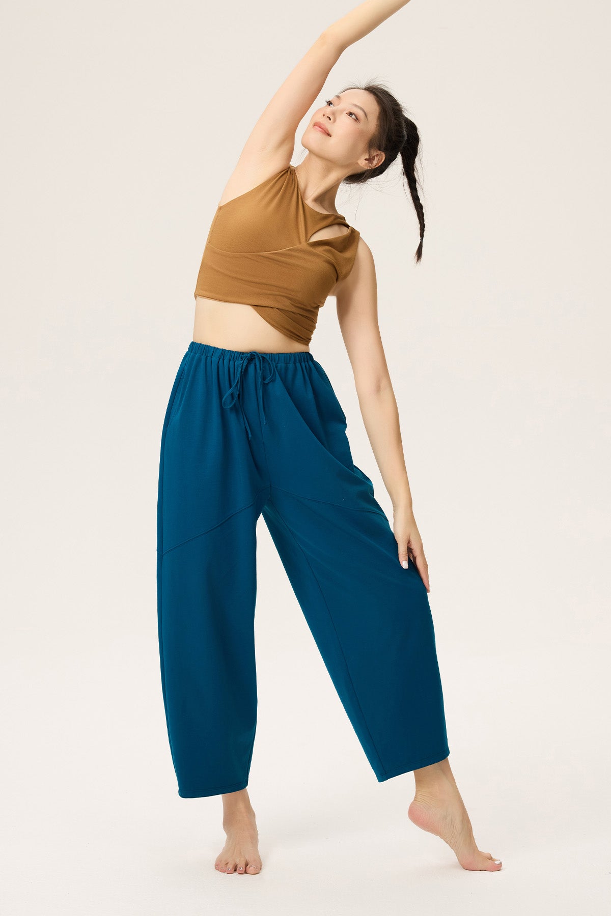 Lennon Loose Cropped Jogger Pants