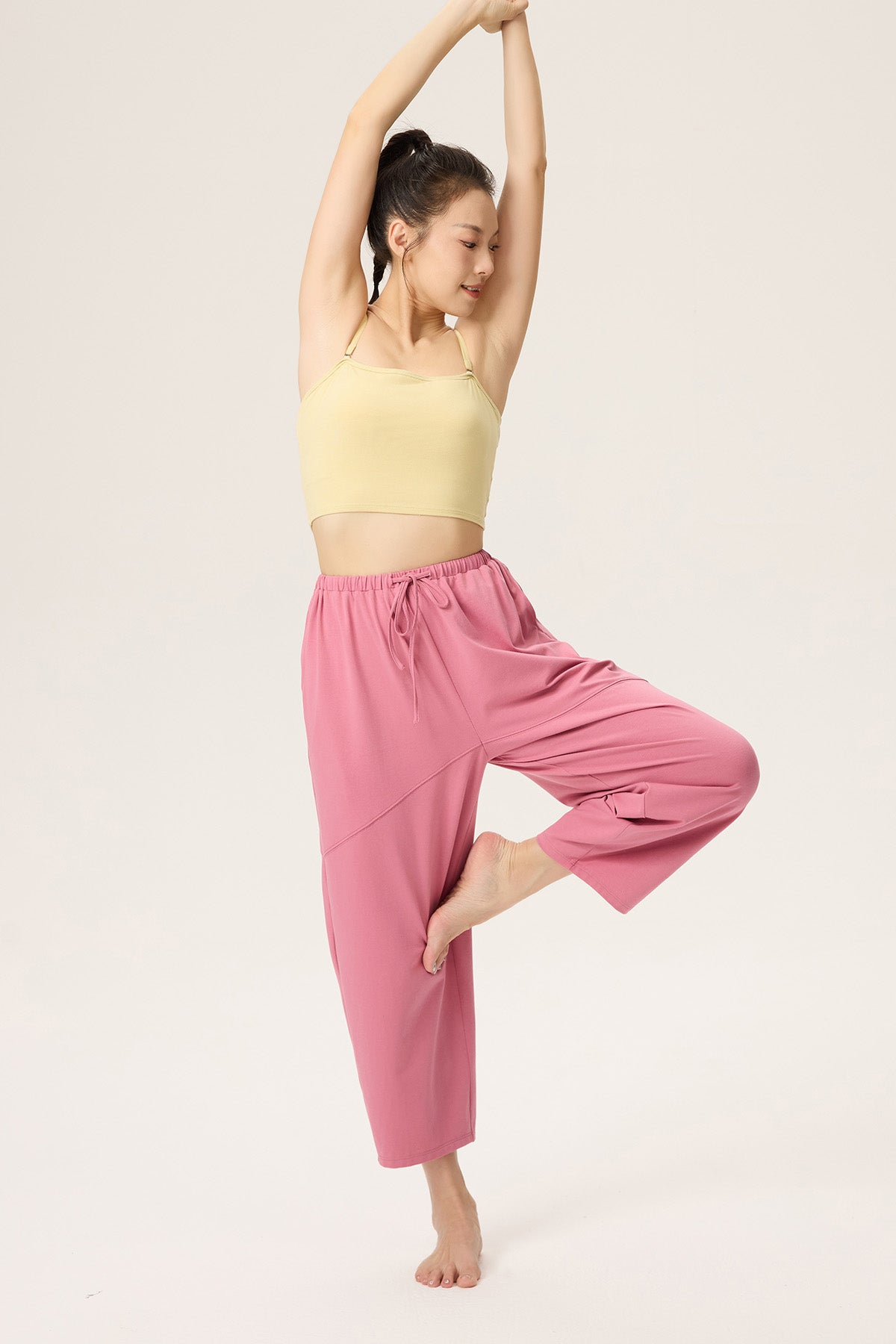 Lennon Loose Cropped Jogger Pants