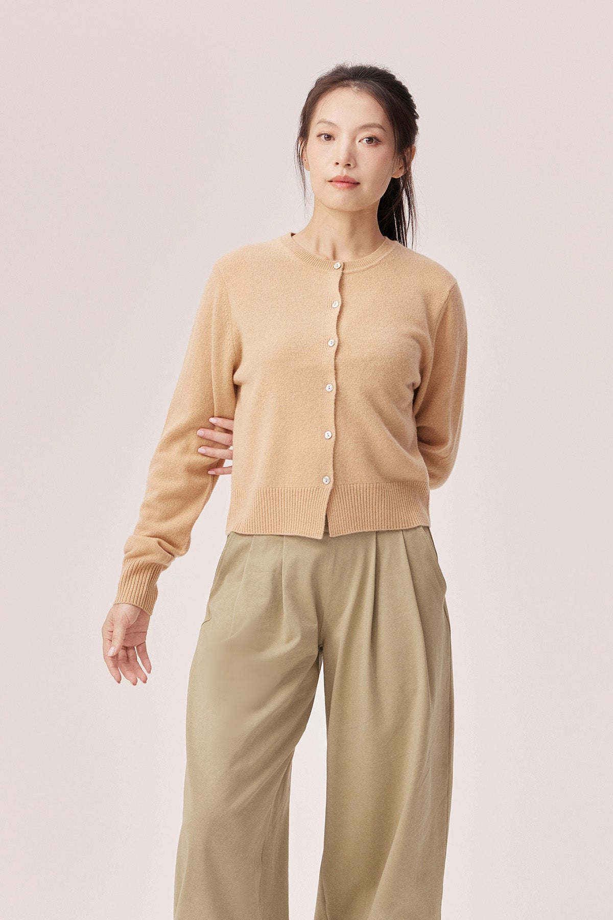 Iyla Round Neck Casual 100% Wool Cardigan