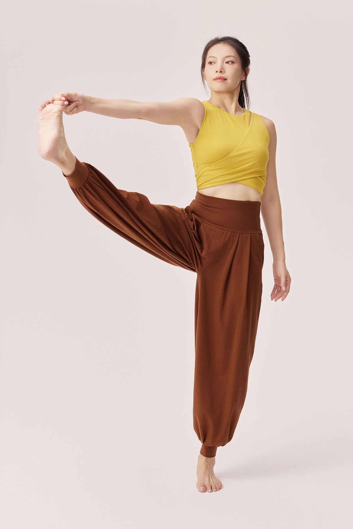 Amari Relaxed High-Rise Cotton Yoga Jogger Pants