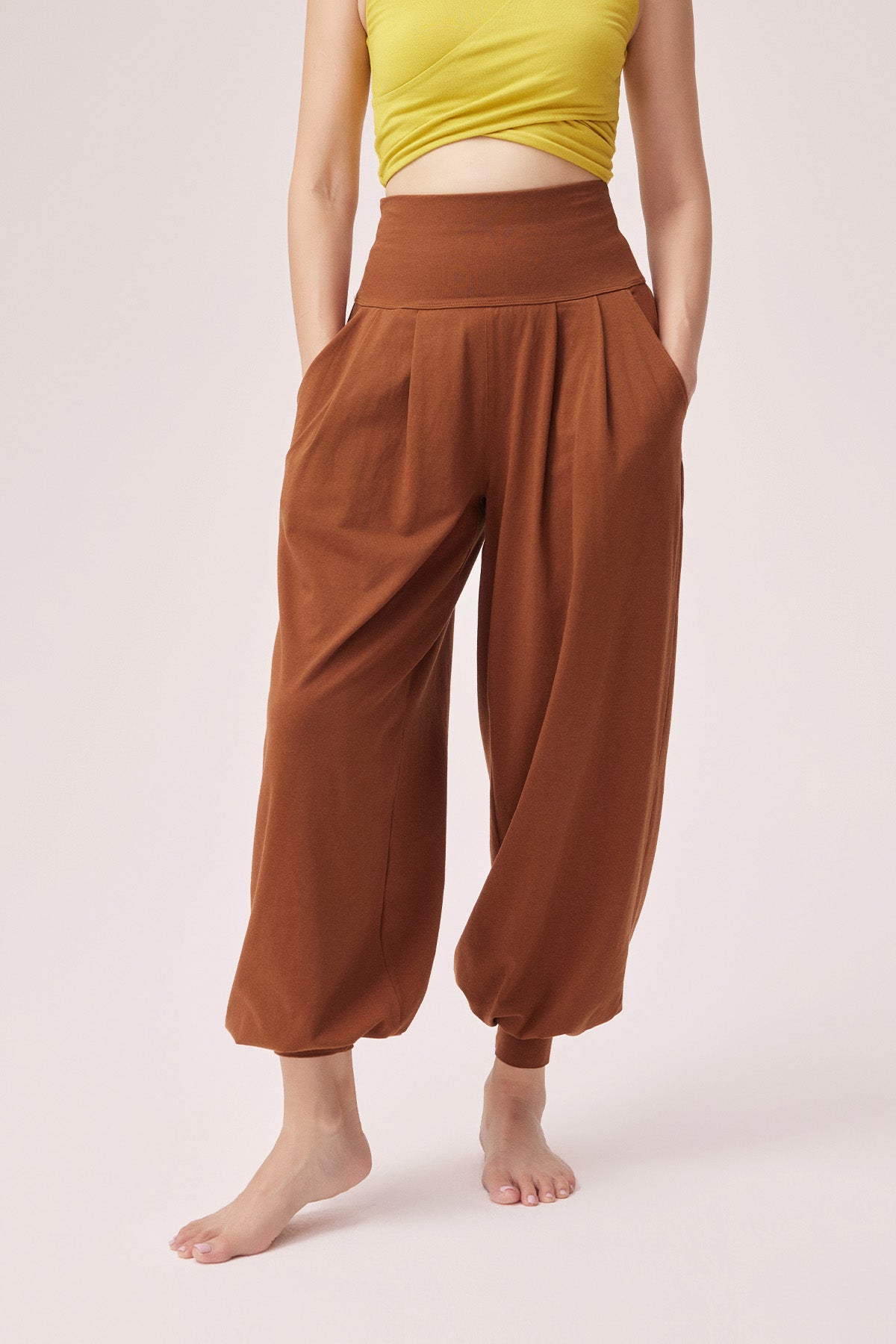 Amari Relaxed High-Rise Cotton Yoga Jogger Pants