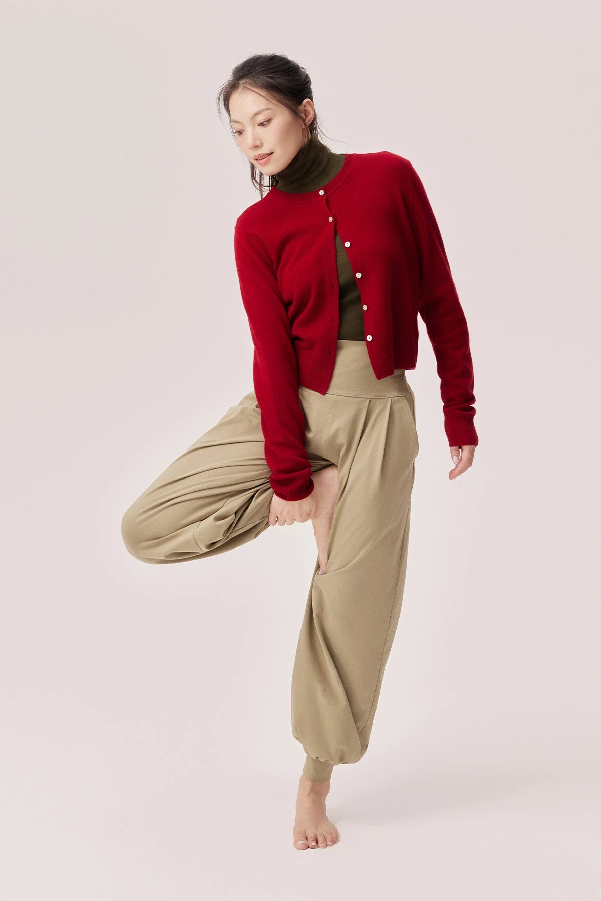 Iyla Round Neck Casual 100% Wool Cardigan