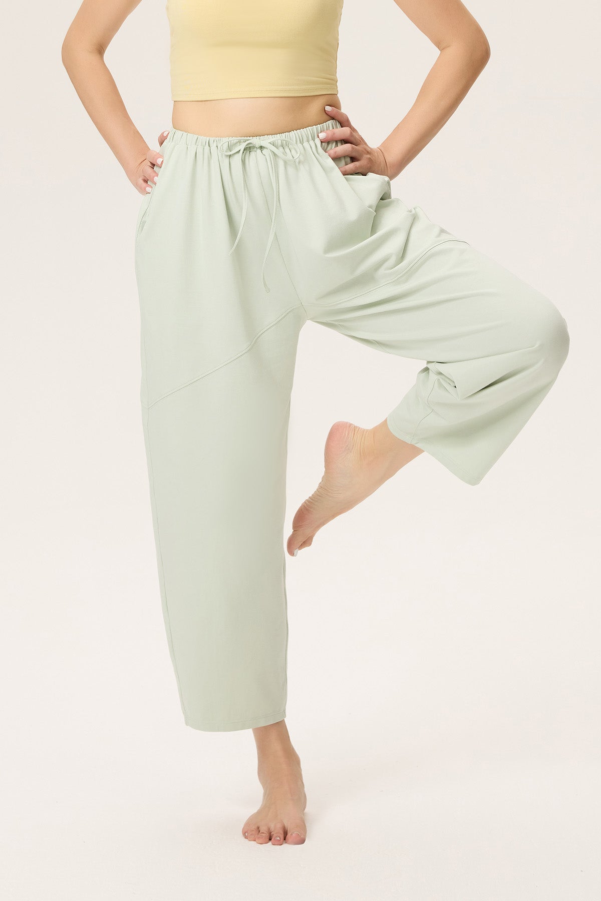 Lennon Loose Cropped Jogger Pants